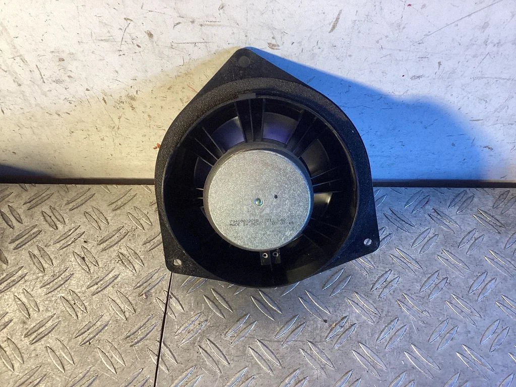 Panel speaker – Toyota Land Cruiser (J150) (2009-)
