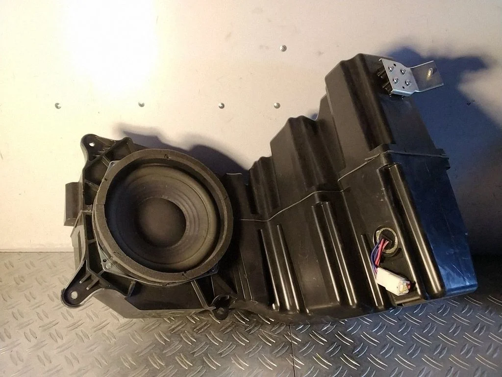 Subwoofer speaker – Lexus RX III (2008-2015)