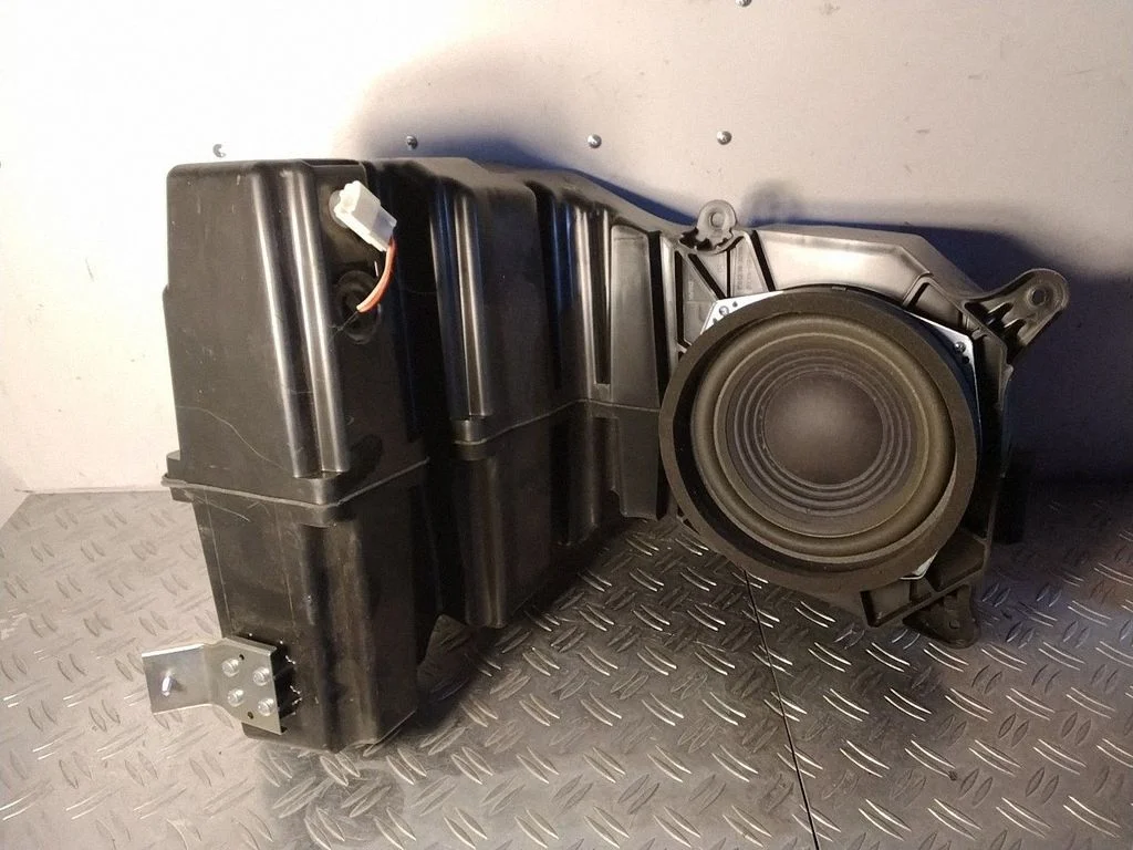 Subwoofer speaker – Lexus RX III (2008-2015)