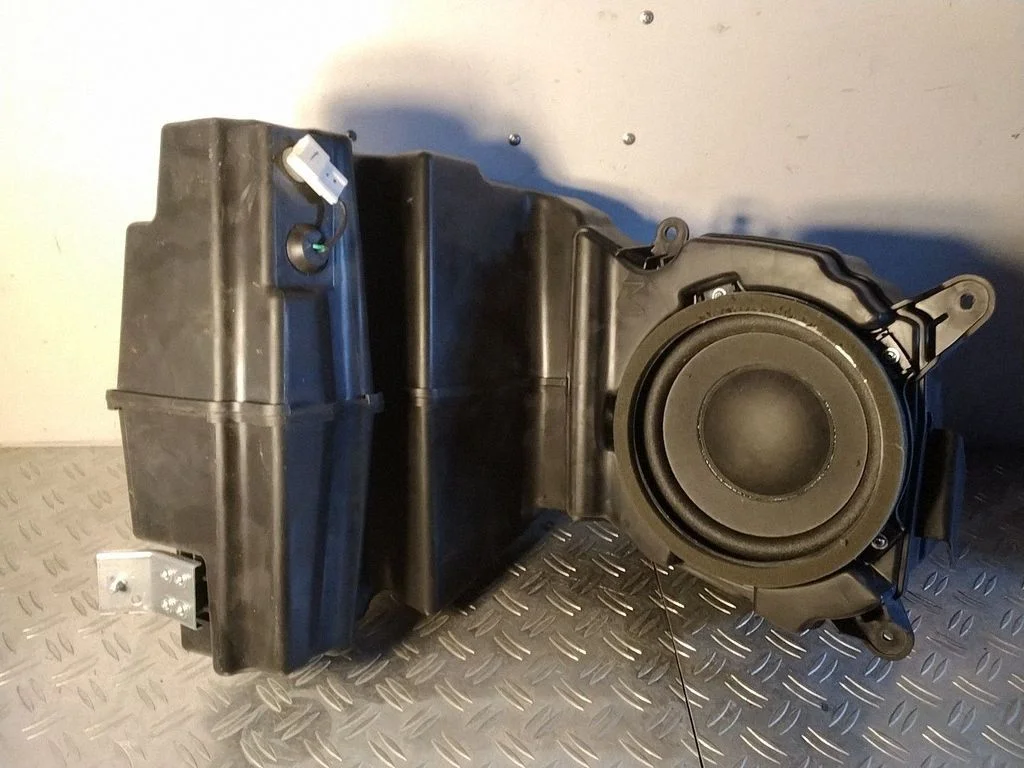 Subwoofer speaker – Lexus RX III (2008-2015)