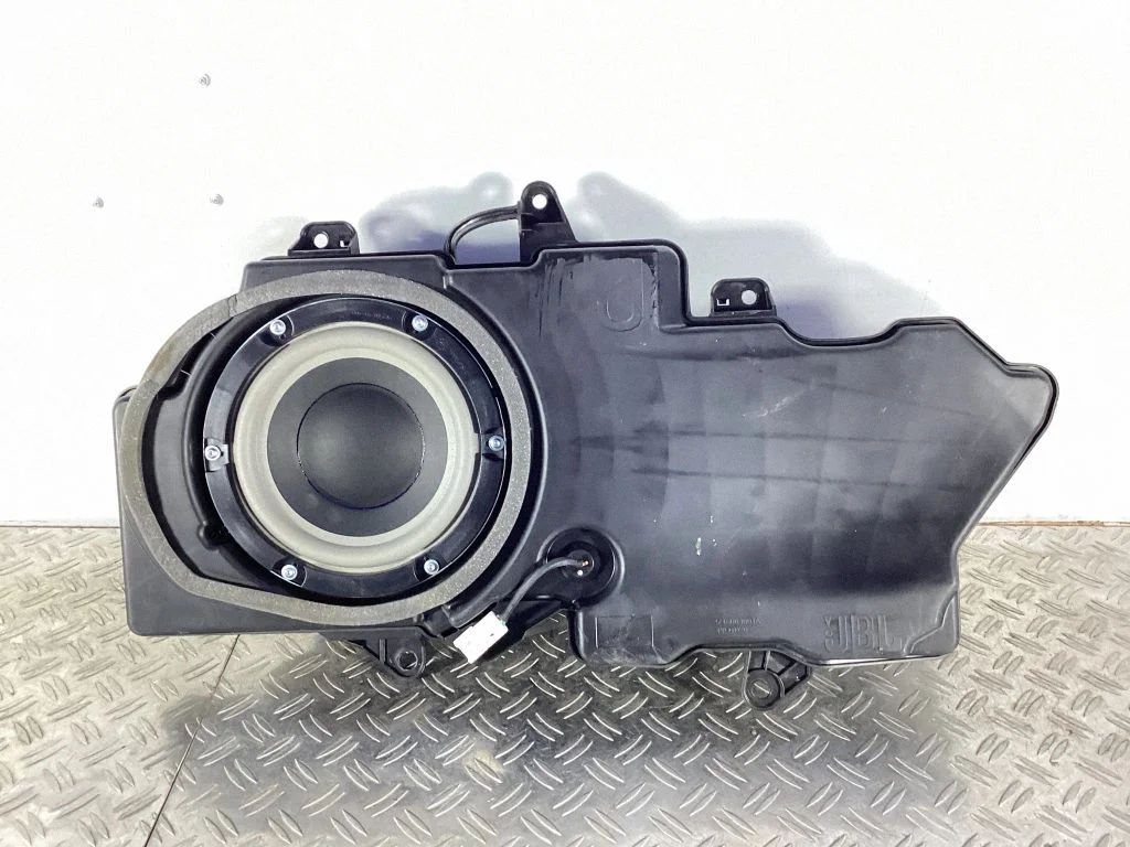 Subwoofer speaker – Toyota Land Cruiser (J150) (2009-)