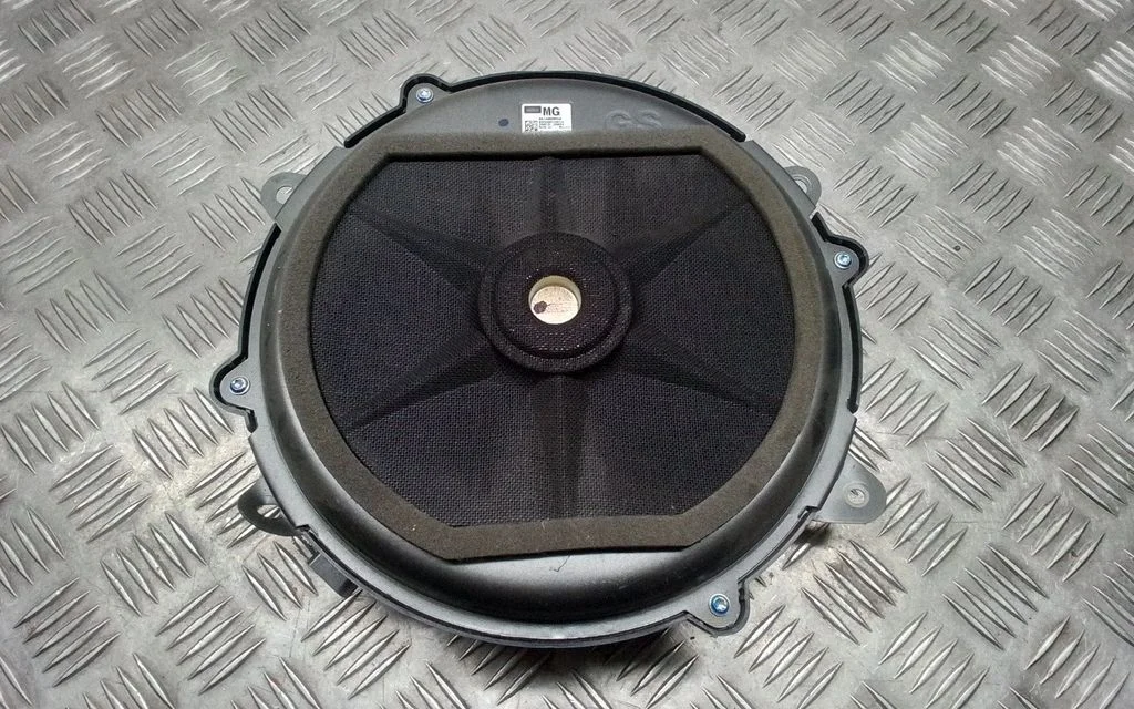 Subwoofer speaker – Lexus GS 250 350 300H 450H (2013-)