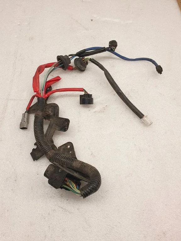 Esitule(de) juhtmestik – Lexus IS III XE30 (2013-2020)