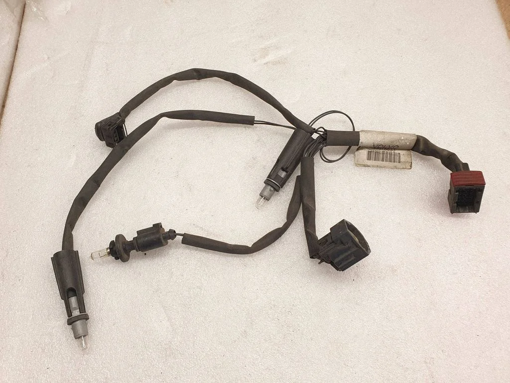 Headlight/headlamp wiring loom/harness 30678833