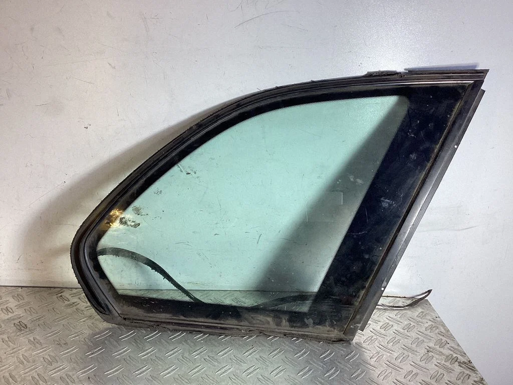 Rear side window – BMW X5 E53 (1999-2006)