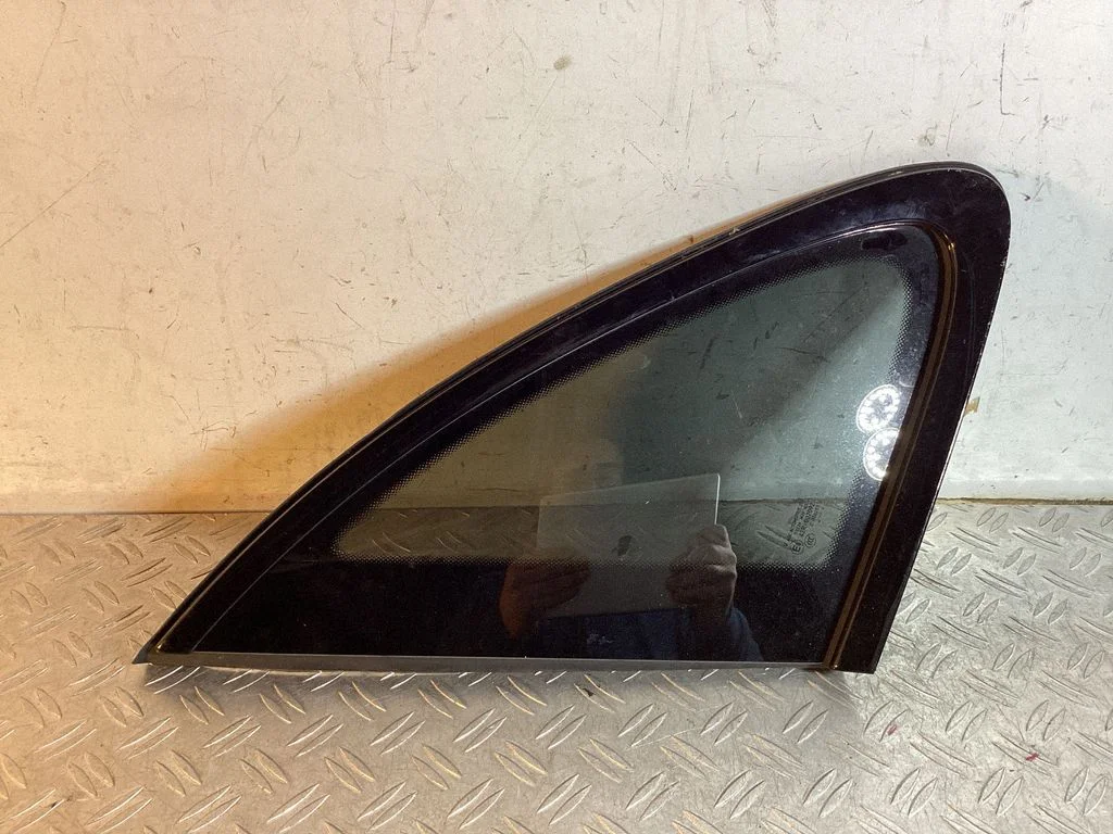 Rear side window – Porsche Macan (95B) (2019-)
