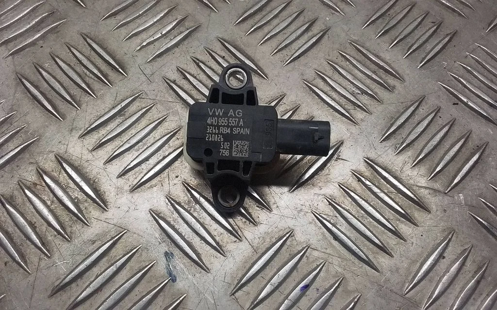 Airbag deployment crash/impact sensor – Porsche Macan (95B) (2019-)