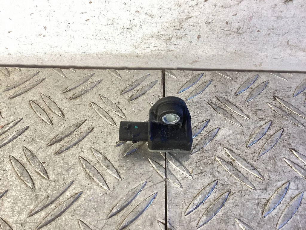 Airbag deployment crash/impact sensor – Porsche 911 991 (2011-2019)