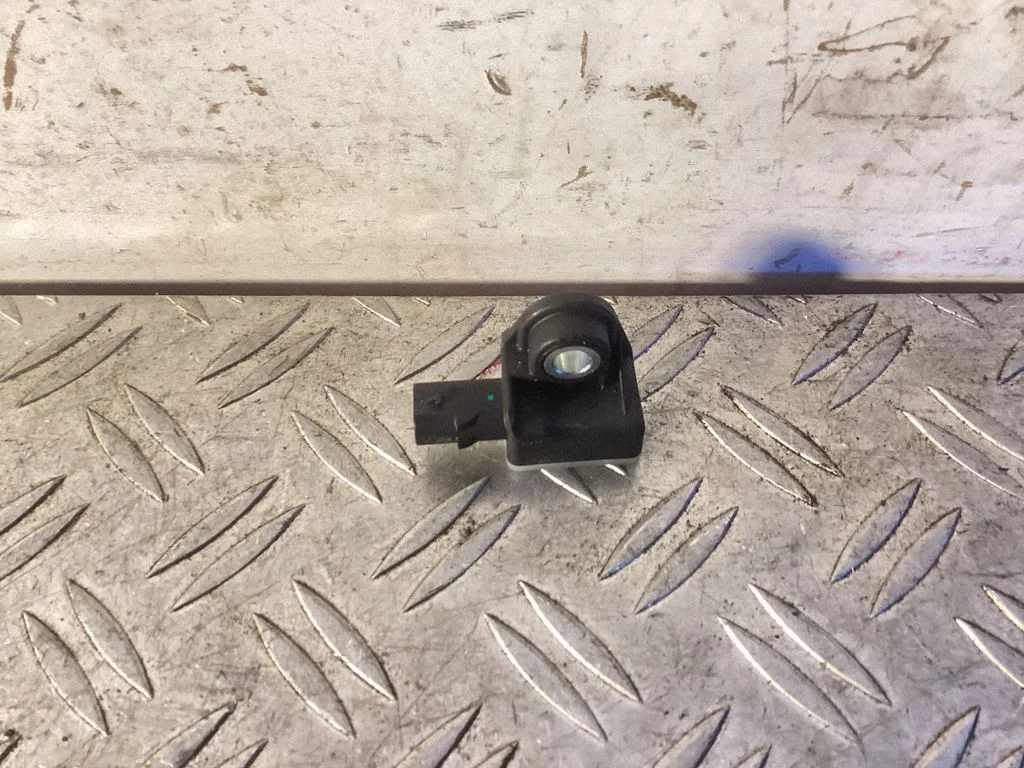 Airbag deployment crash/impact sensor – Porsche 911 991 (2011-2019)