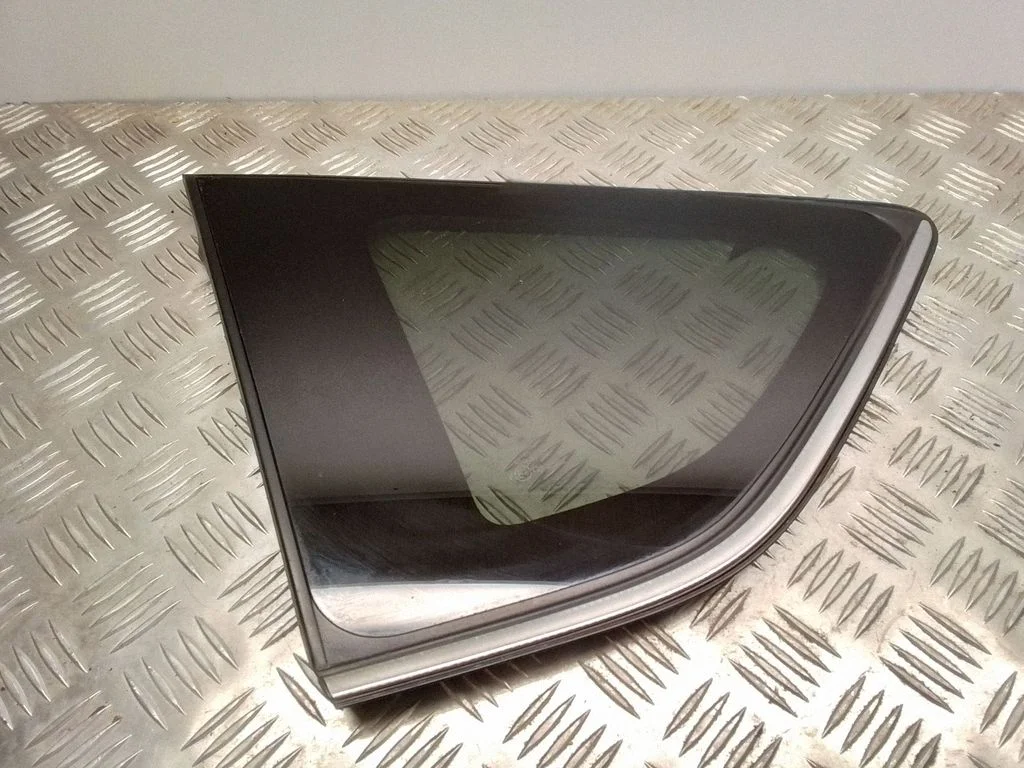 Rear side window – Toyota RAV 4 (XA40) (2012-2018)