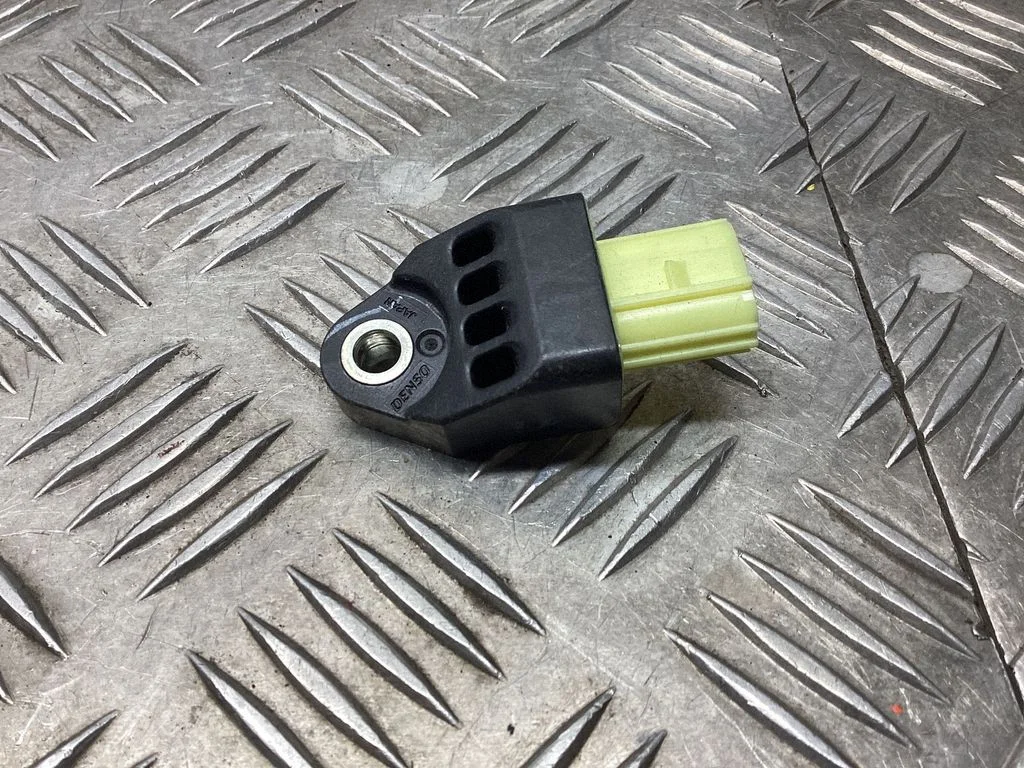 Drošības spilvenu trieciena sensors 8983160010
