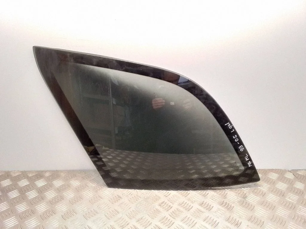 Rear side window – Mercedes-Benz ML-Class W163 (1997-2005)