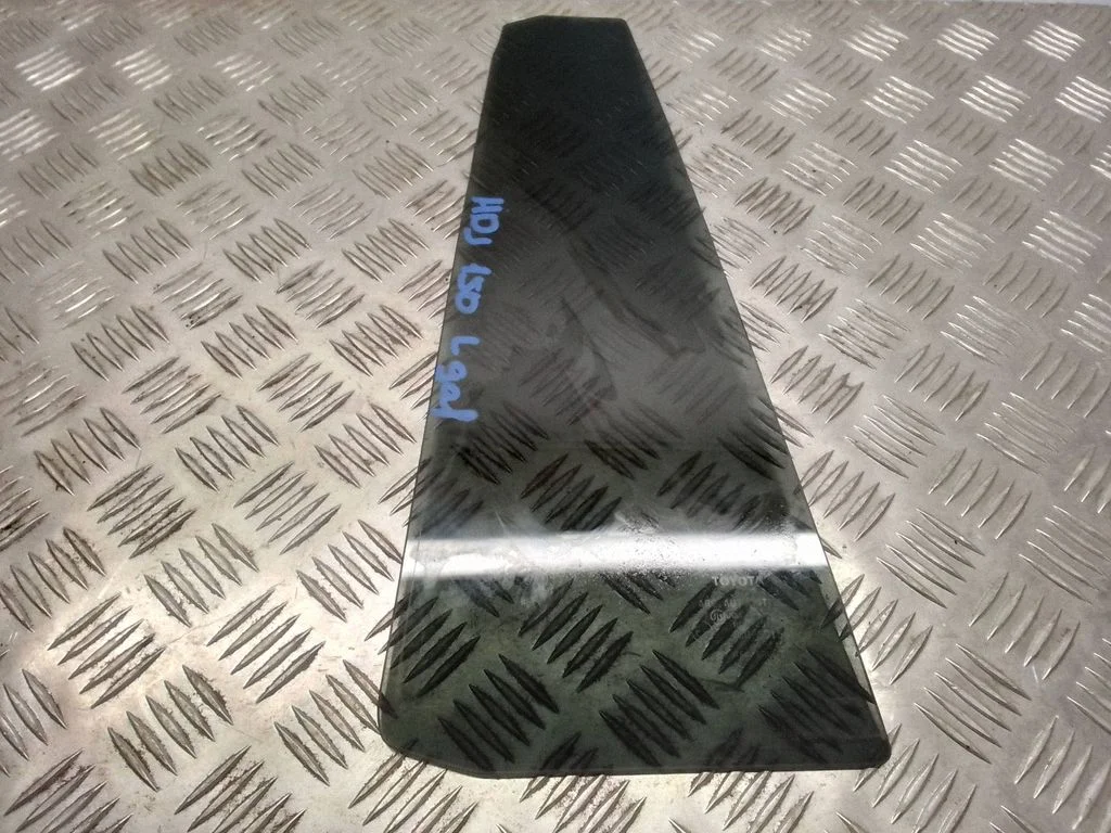 Rear side window – Toyota Land Cruiser (J150) (2009-)