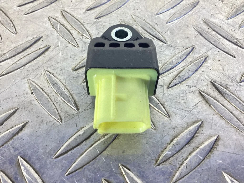Airbag deployment crash/impact sensor 8983112040