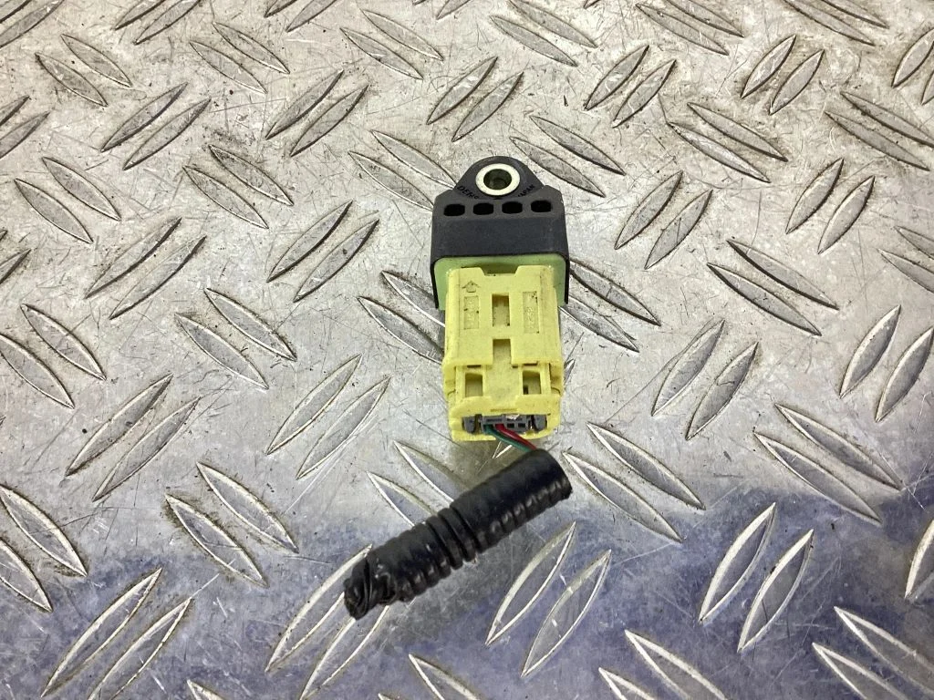Airbag deployment crash/impact sensor – Toyota Prius (XW30) (2009-2015)
