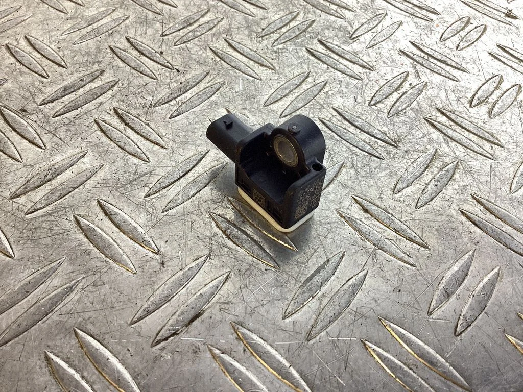 Airbag deployment crash/impact sensor – Porsche Macan (95B) (2019-)