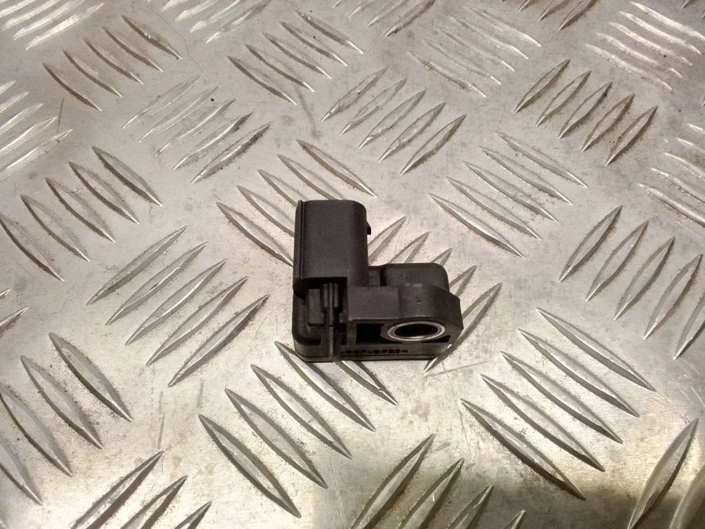 Airbag deployment crash/impact sensor – Porsche Cayenne (92A) (2010-2017)