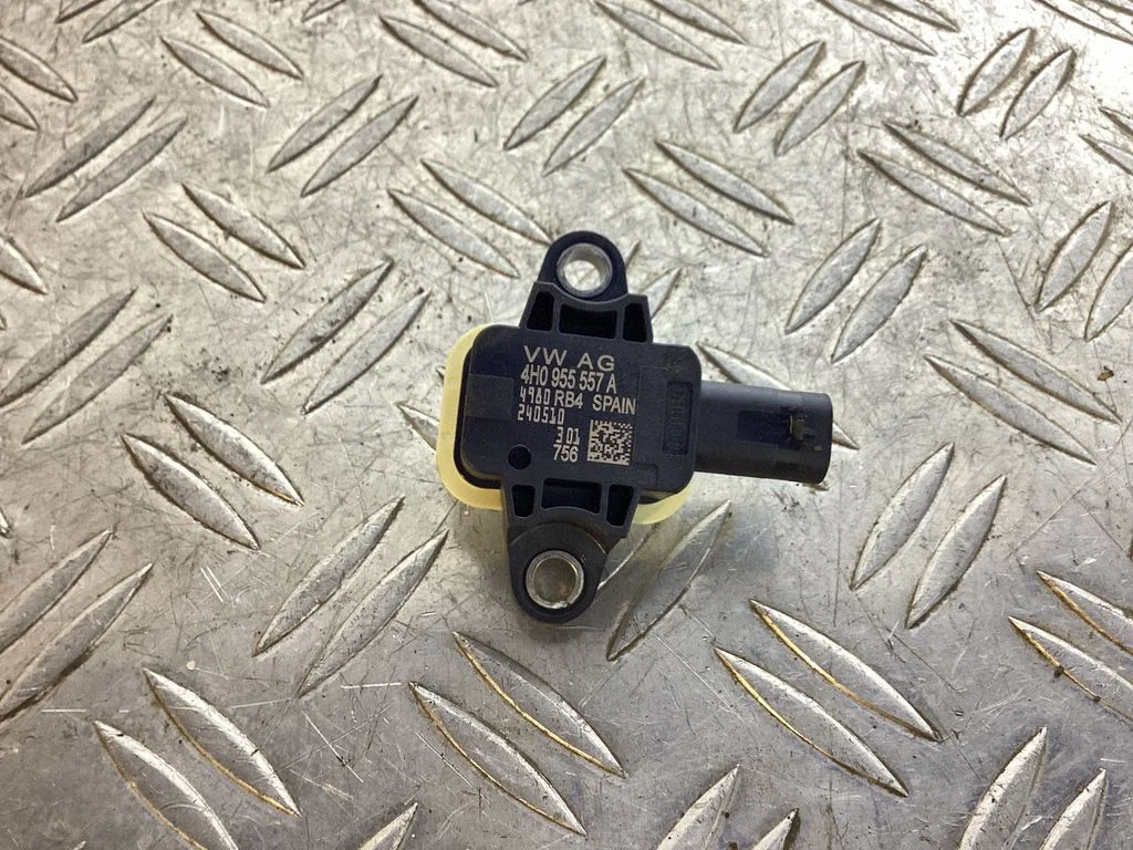 Airbag deployment crash/impact sensor – Porsche Macan (95B) (2019-)