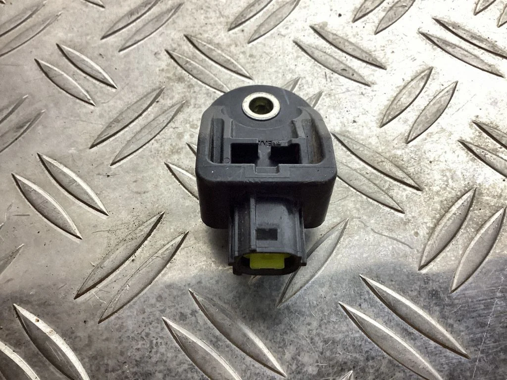 Airbag deployment crash/impact sensor – Toyota Prius (XW30) (2009-2015)