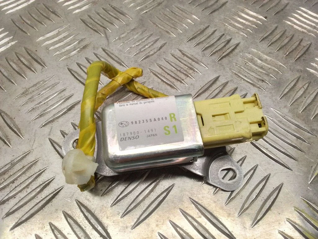 Airbag deployment crash/impact sensor – Subaru Forester SG (2006-2008)