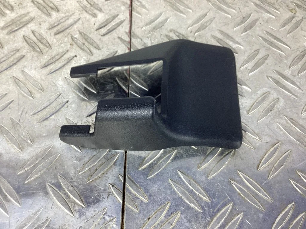 Front driver seat rail trim – Lexus RX 450H (2016-)