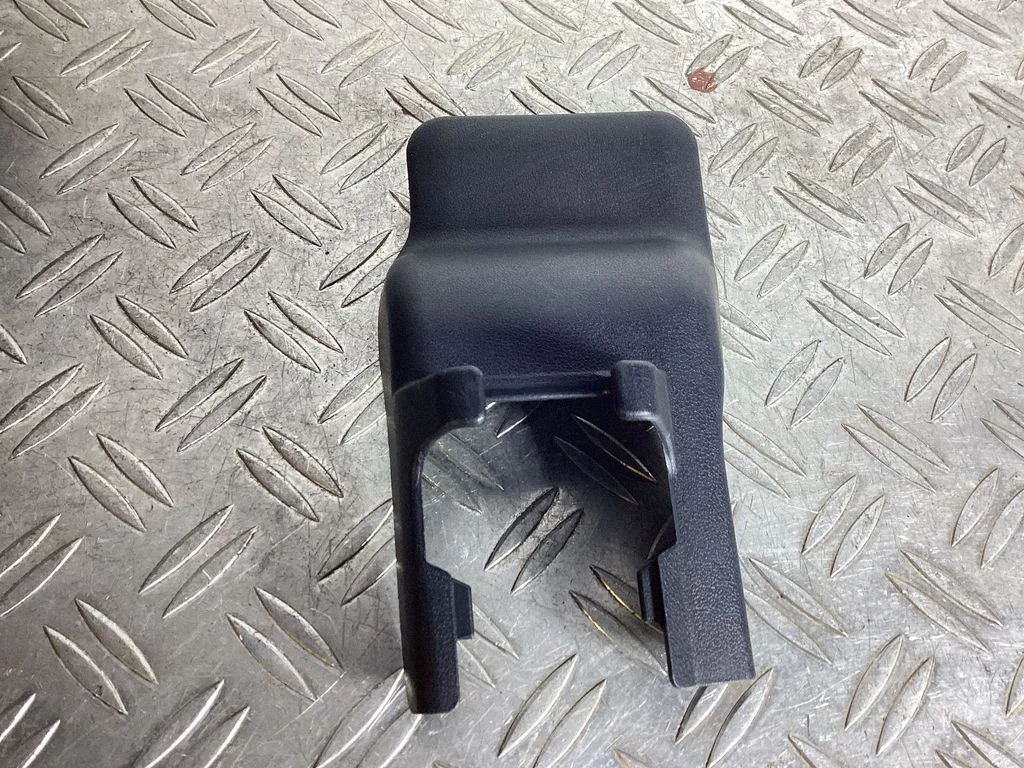 Front driver seat rail trim – Lexus RX 450H (2016-)