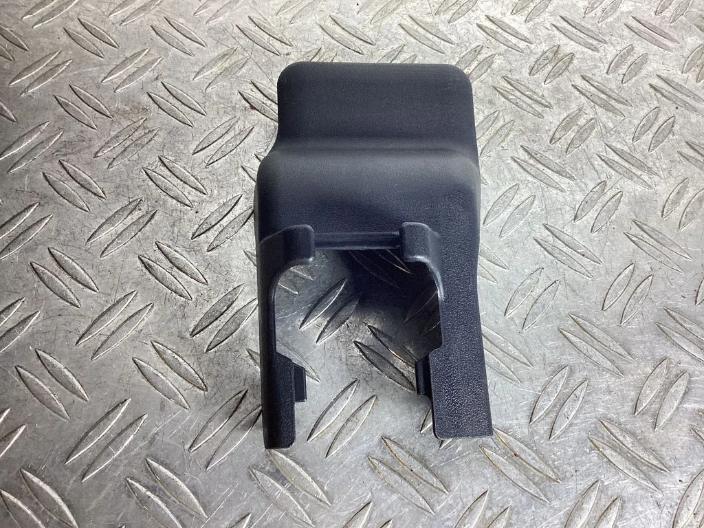 Front driver seat rail trim – Lexus RX 450H (2016-)