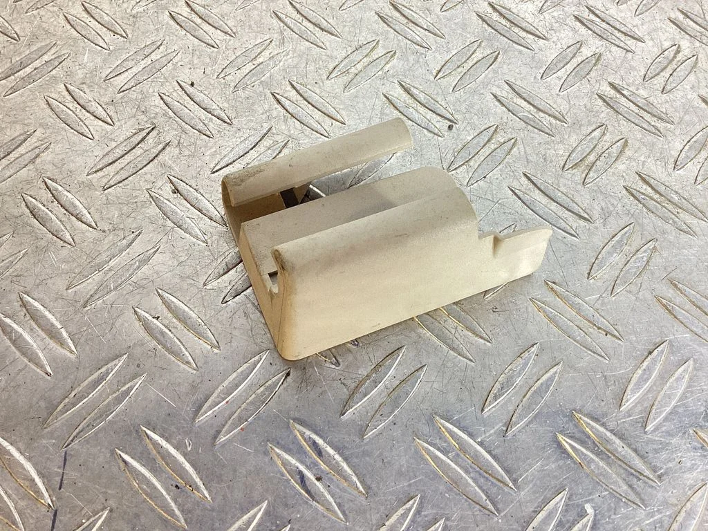 Front driver seat rail trim – BMW 6 Series F06 Gran coupe (2012-2018)
