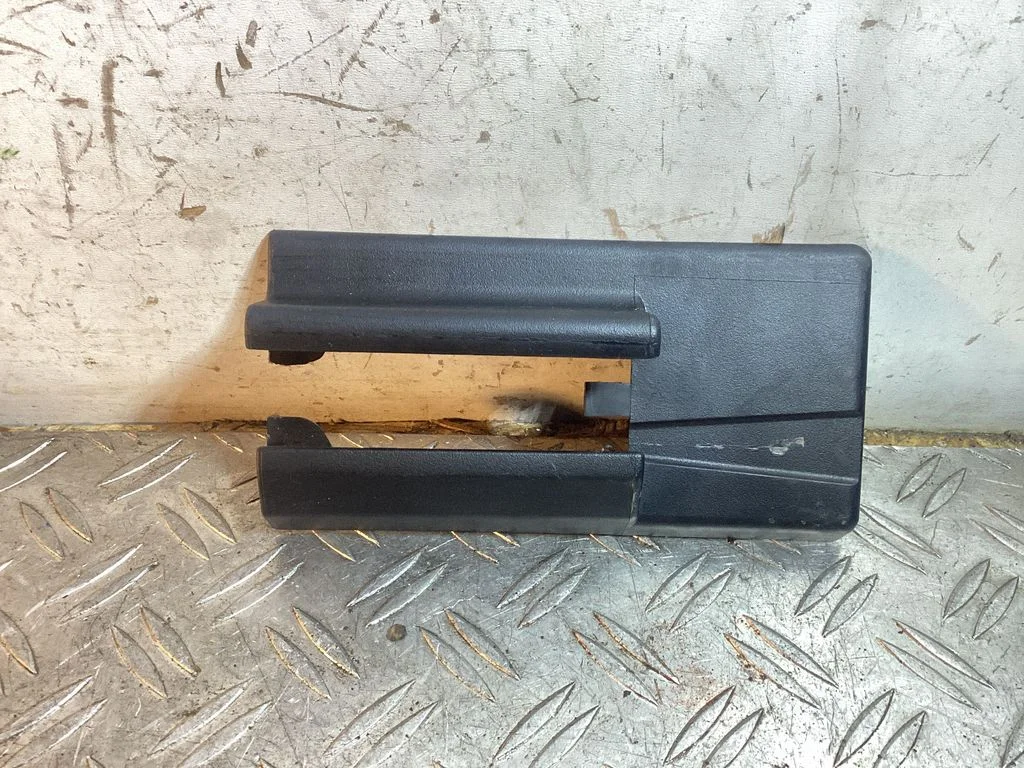 Front driver seat rail trim – Mercedes-Benz GL-Class X164 (2006-2012)