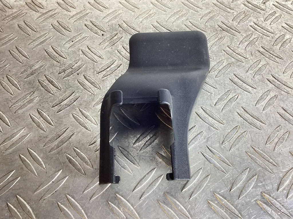 Front driver seat rail trim – Lexus RX 450H (2016-)