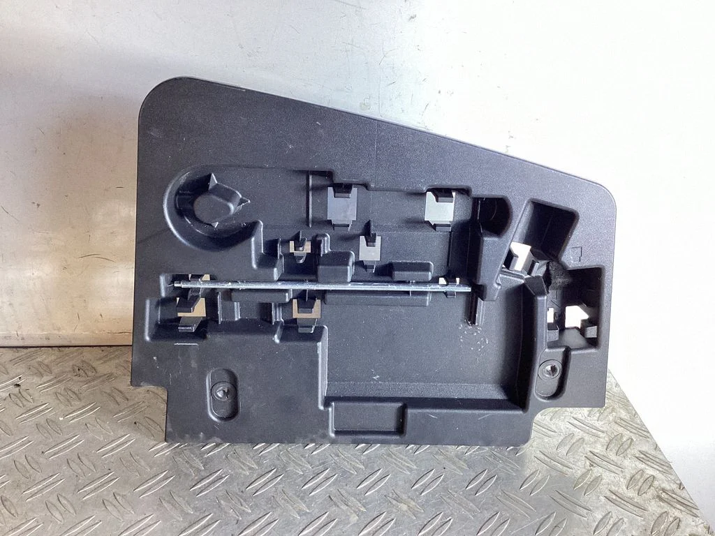 Tool box – Lexus GS 250 350 300H 450H (2013-)