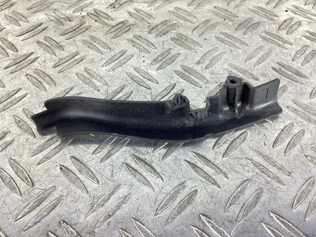 Other body part – Lexus GS 250 350 300H 450H (2013-)