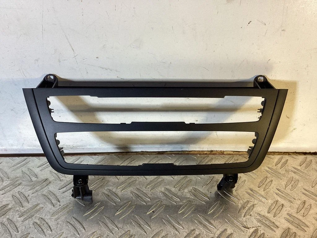 Radio/GPS head unit trim 64119207195