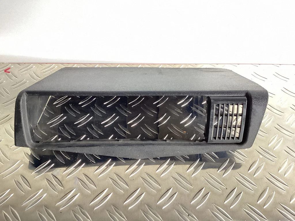 Radio/GPS head unit trim 99755110400