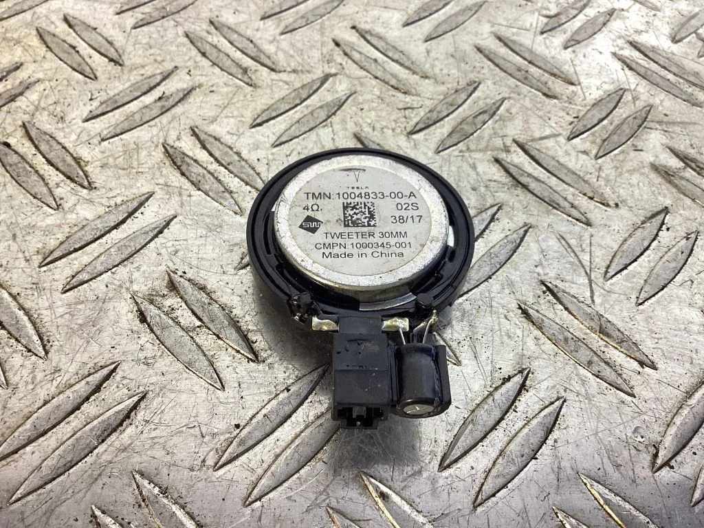 Front door high frequency speaker – Tesla Model S (2012-)