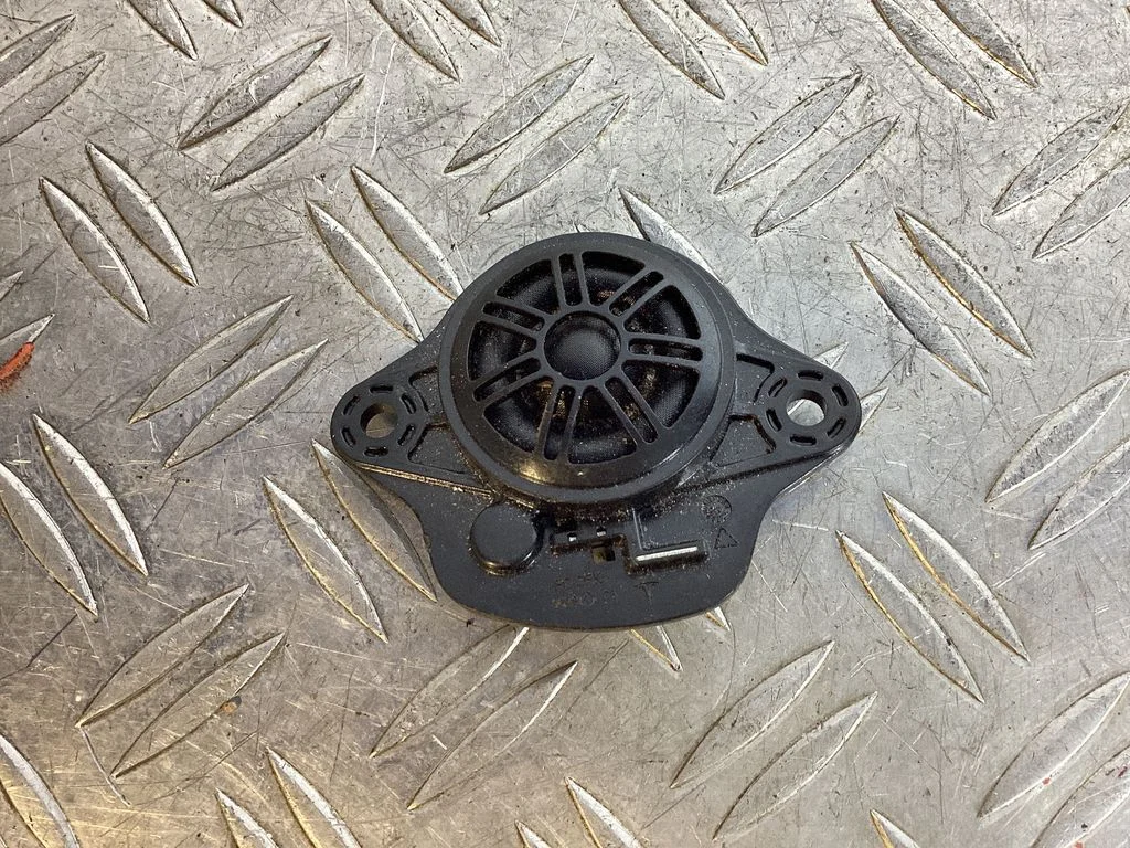 Front door high frequency speaker – Tesla Model Y (2020-)