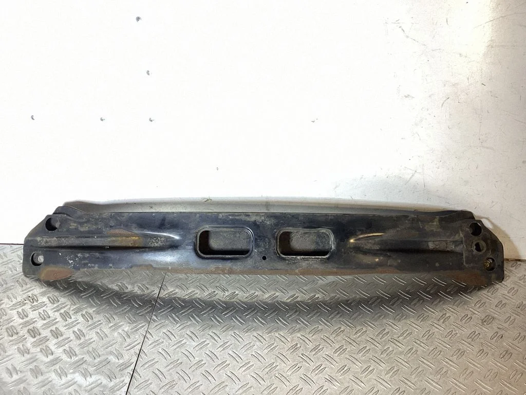 Esistange tugitala – Mitsubishi Colt CZ3 (2006-2009)