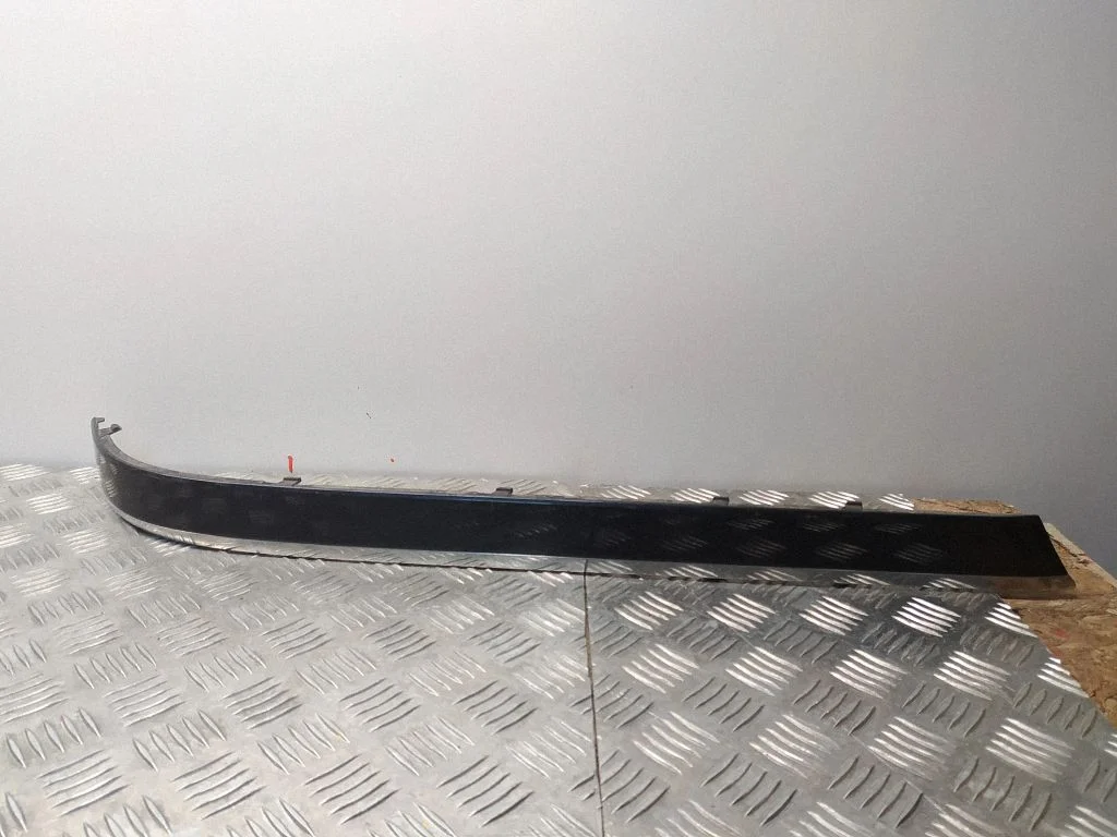 Rear bumper trim bar molding – BMW 7 Series E65 E66 (2001-2008)