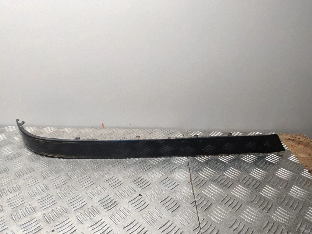 Rear bumper trim bar molding – BMW 7 Series E65 E66 (2001-2008)