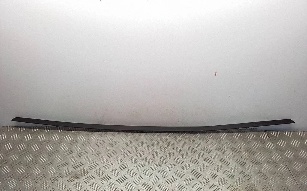 Rear bumper trim bar molding – BMW 7 Series E65 E66 (2001-2008)