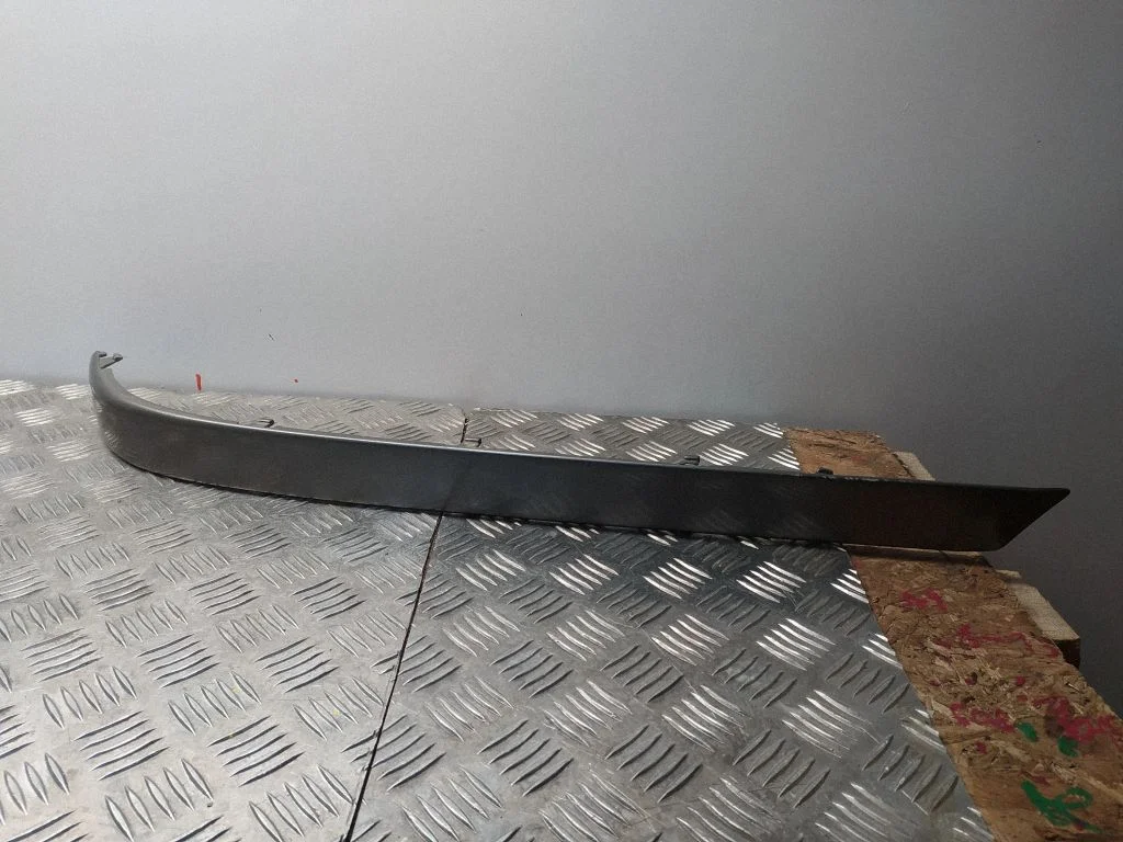 Rear bumper trim bar molding – BMW 7 Series E65 E66 (2001-2008)