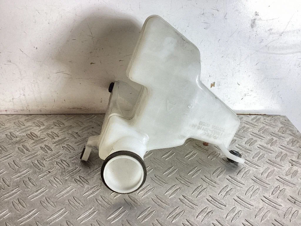 Rezonator dolotu – Lexus GS 250 350 300H 450H (2013-)