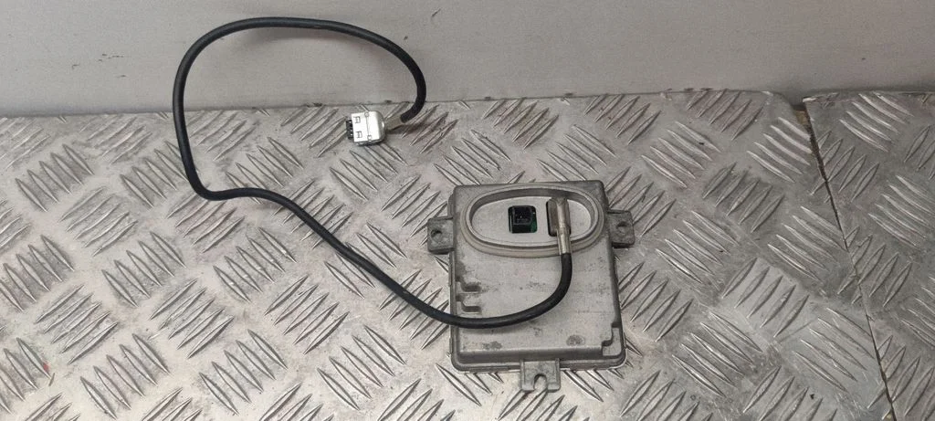 Headlight ballast module Xenon 6948180
