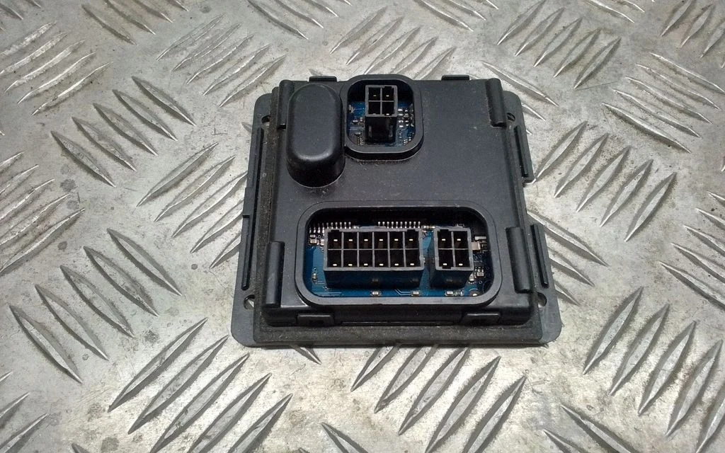 Headlight ballast module Xenon 7L6941329A
