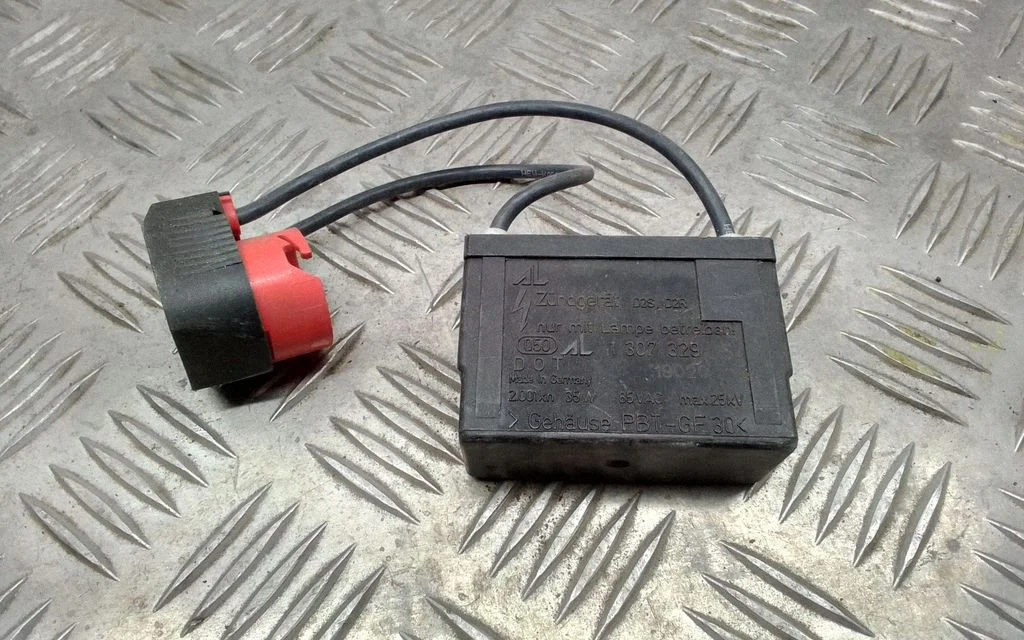 Headlight ballast module Xenon 1307329054