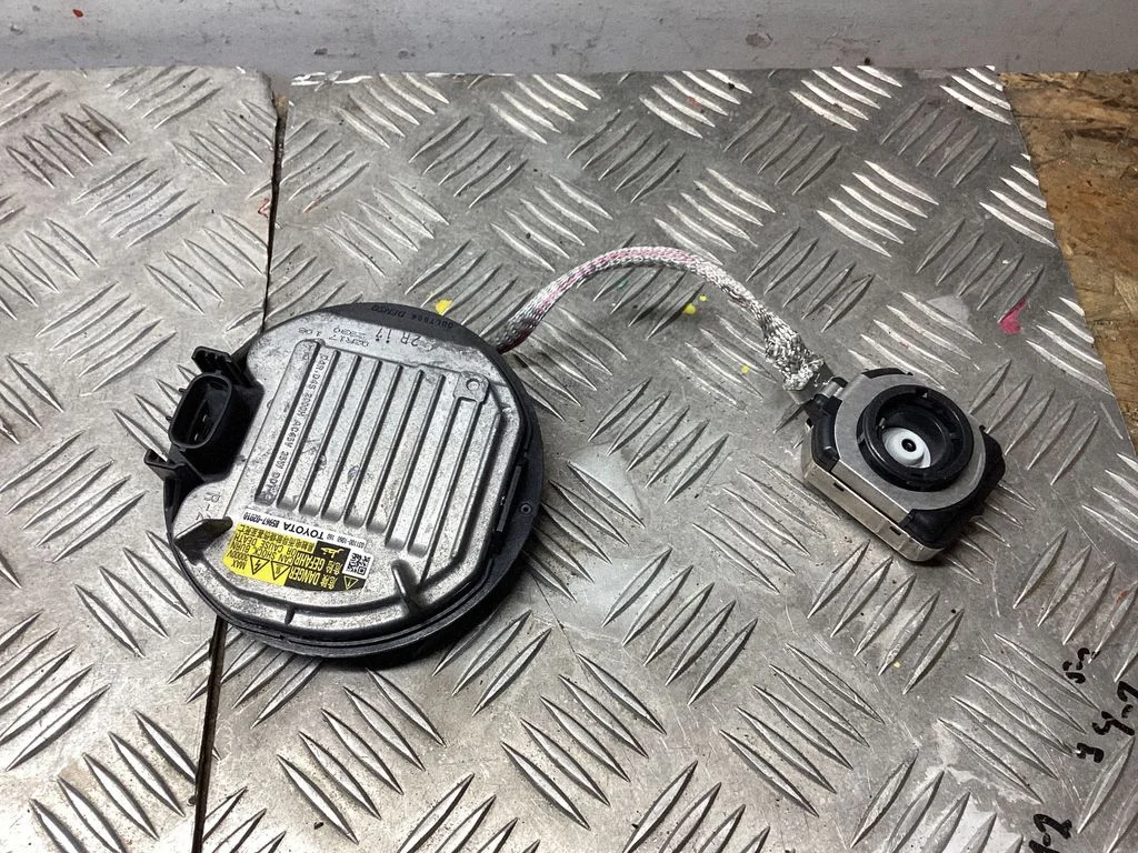 Headlight ballast module Xenon 8596702010