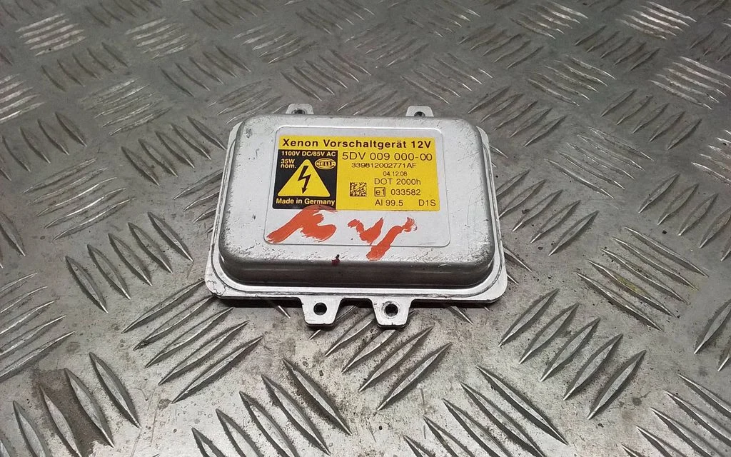 Headlight ballast module Xenon – BMW 5 Series E60 E61 (2004-2010)