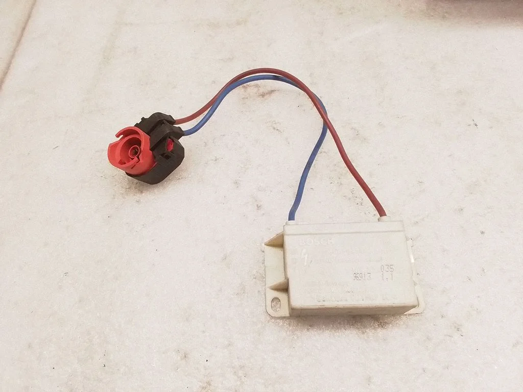 Headlight ballast module Xenon – Mercedes-Benz S-Class W220 (1998-2006)