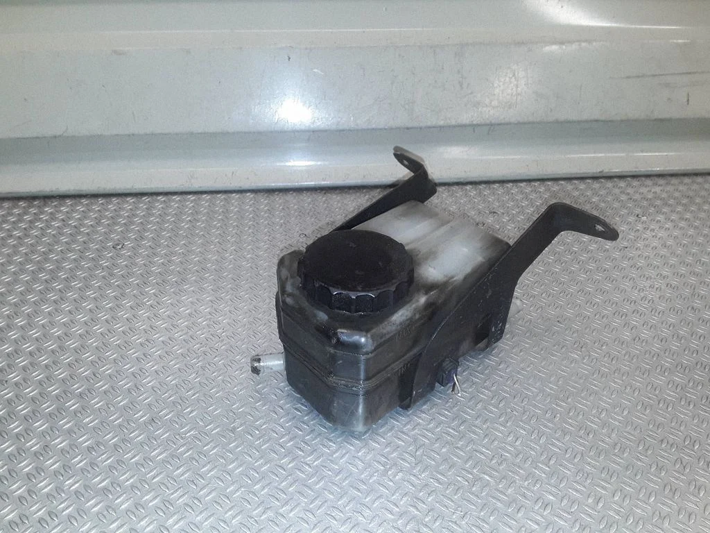 Brake fluid reservoir 13231140360