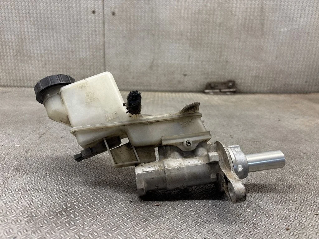 Master brake cylinder 226613
